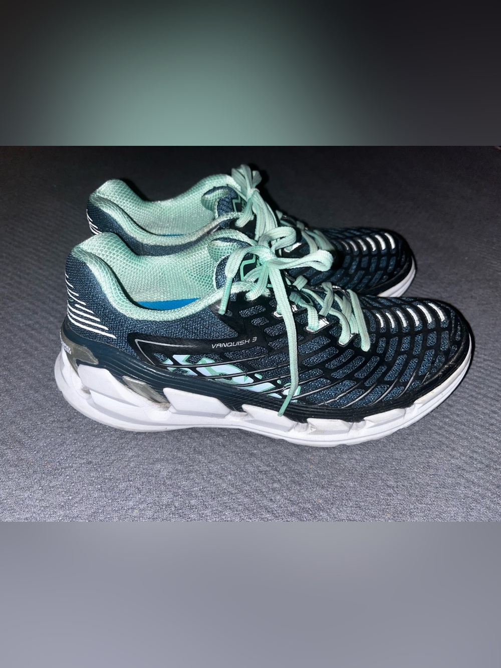 EUC women’s Hoka One One Vanquish 3 running shoes. Size 8